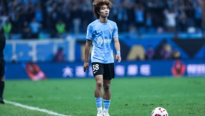 篮球直播-媒体人：申花想买吕焯毅大连英博不卖，大连想租谢鹏飞申花不租